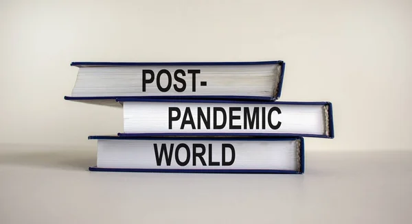 Böcker Med Texten Postpandemisk Värld Vacker Vit Bakgrund Affärs Och — Stockfoto