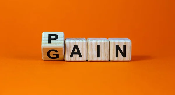 Flipping Wooden Cubes Change Wording Pain Gain Mindset Career Growth — Stock Photo, Image
