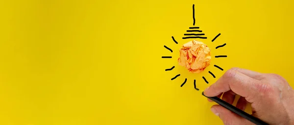 Ötlet Innováció Koncepció Imázs Férfi Kéz Fekete Ceruzával Gyönyörű Narancssárga — Stock Fotó