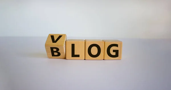 Blog Vlog Γύρισε Έναν Κύβο Και Άλλαξε Την Έκφραση Blog — Φωτογραφία Αρχείου