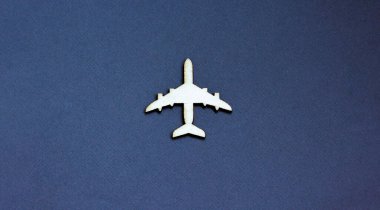 İş görüşü ve hedefinin kavramsal görüntüsü olan tahta uçak modelleri. Güzel gri arkaplan. İş konsepti, kopyalama alanı.