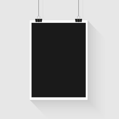 Gri arkaplan vektör şablonuna karşı asılı boş beyaz sayfa.