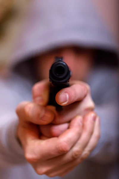 Man Huva Med Pistol Eller Pistol Gangster Våld Indignation Våld — Stockfoto