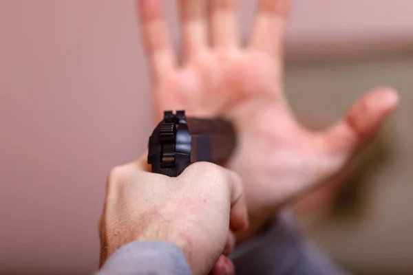 Homem Capuz Com Arma Pistola Gangster Violência Indignação Força Estupro — Fotografia de Stock