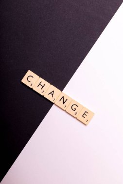 Plastik küple yazılmış sözcüğü değiştir