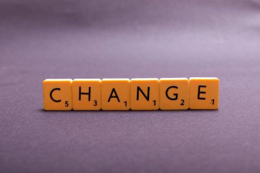 Plastik küple yazılmış sözcüğü değiştir