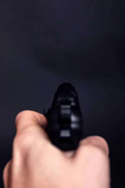 Man Hand Med Pistol Isolerad Svart Bakgrund Man Med Pistol — Stockfoto