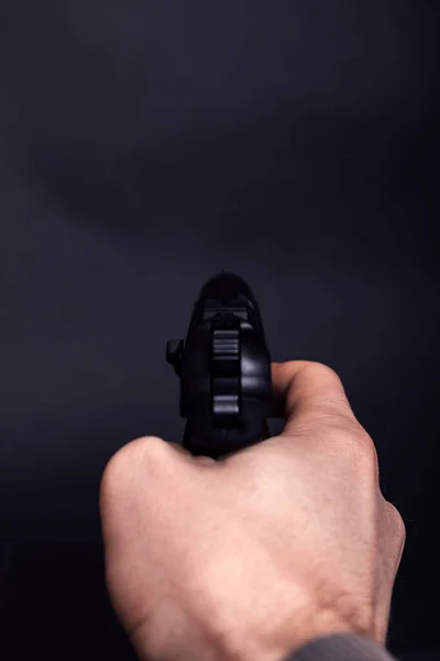 Man Hand Med Pistol Isolerad Svart Bakgrund Man Med Pistol — Stockfoto