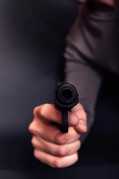 Man Hand Med Pistol Isolerad Svart Bakgrund Man Med Pistol — Stockfoto