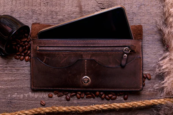 Fotografía Naturaleza Muerta Cartera Cuero Marrón Granos Café Teléfono Móvil —  Fotos de Stock