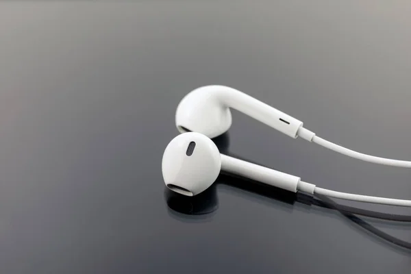 Top View White Earphones Black Background Copy Space Music Life — Stock Photo, Image