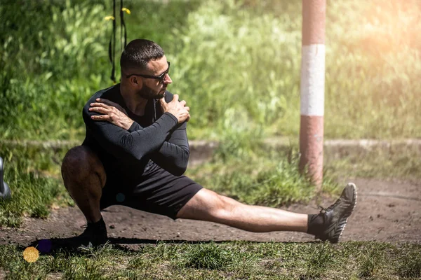 Молодий Чоловік Розтягується Перед Бігом Фітнес Концепція Способу Життя Молодий — стокове фото