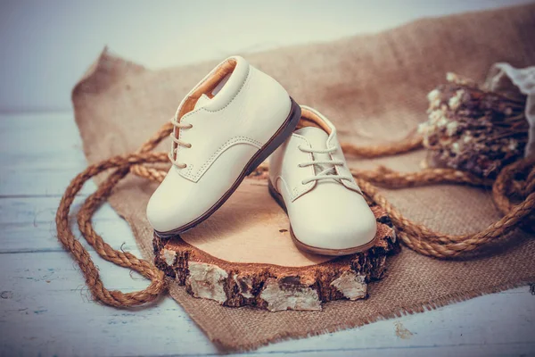 Zapatos Niña Sobre Cubierta Madera Rústica Vintage Imagen Filtrada — Foto de Stock