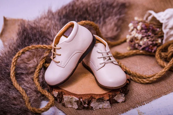 Image Vintage Chaussures Pour Enfants Chaussures Cuir Blanc Pour Enfants — Photo