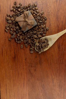 Grunge ahşap arka planda kahve ve metin için fotokopi alanı. Yüksek resulotion resmi.