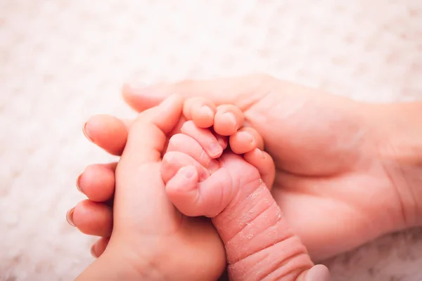 Mother Gently Hold Baby Leg Hand Slightly Toned Image Soft — Stock Photo, Image