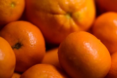 Turuncu meyveler yakın plan. Portakal, mandalina