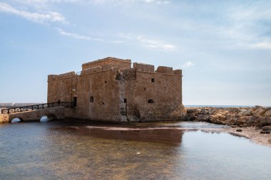 Paphos liman bölgesinde Paphos kalesi