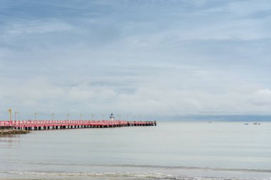 Saran-yolu köprü manzara sonra yağmur, Prachuap Khiri Khan, thailand.