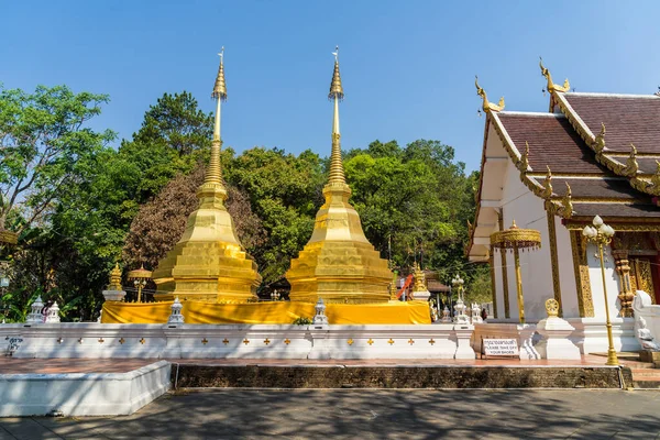 Wat Phra Doi Tung Mae Sai, Chiang Rai, Tayland, Kamu Bölgesi