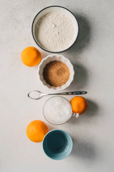 Tampo Mesa Cozinha Branca Com Ingredientes Receita Sobremesa Vegan Farinha — Fotografia de Stock