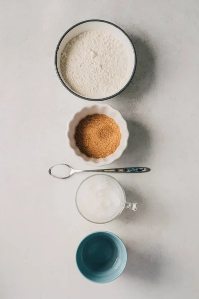 Tampo Mesa Cozinha Branca Com Ingredientes Receita Massa Sobremesa Vegan — Fotografia de Stock