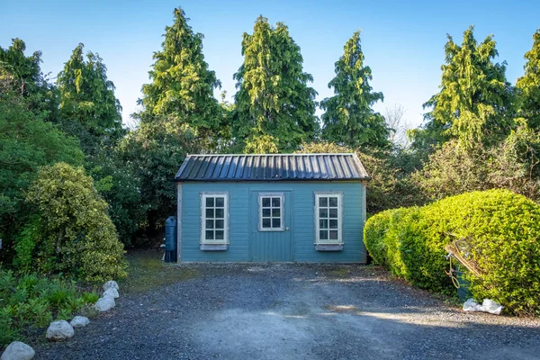 Blauwe Achtertuinschuur Bij Maynooth Ierland — Stockfoto