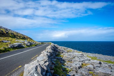 Taştan arazide sür Burren, County Clare, İrlanda
