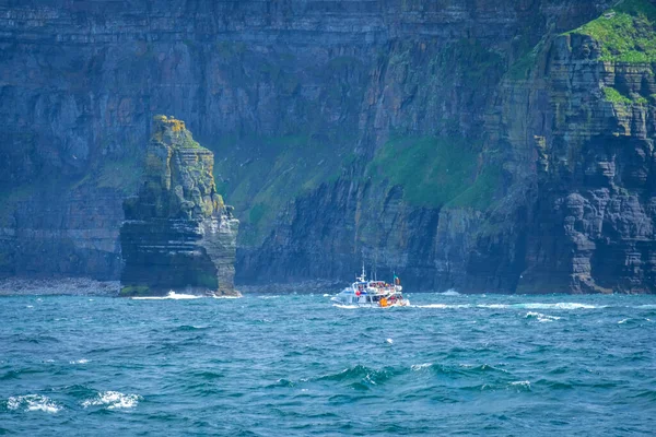 Κρουαζιέρα Στα Βράχια Του Moher Στην Κομητεία Clare Ιρλανδία — Φωτογραφία Αρχείου