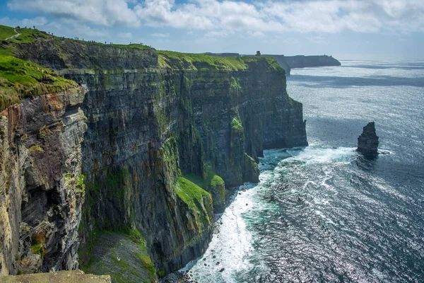 Walking Very Spectacular Cliffs Moher Clare Ireland — Stock fotografie
