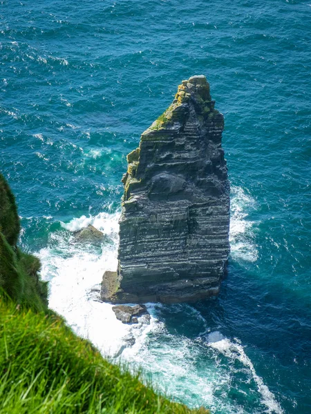 Caminando Por Los Espectaculares Acantilados Moher Clare Irlanda — Foto de Stock