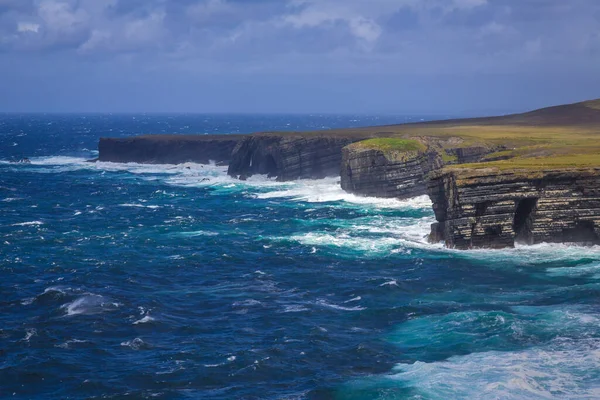 素晴らしい自然と壮大な場所でループヘッドライトハウス Coclare Ireland — ストック写真