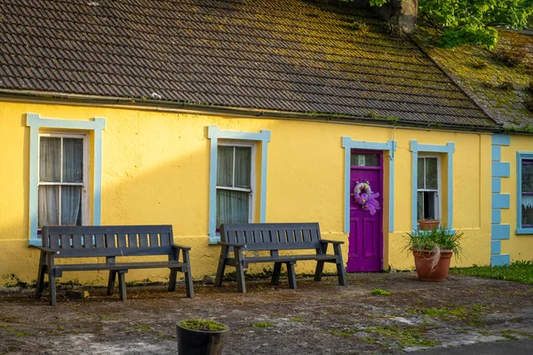 Vecchia Casa Legno Nel Villaggio Carrigaholt Nella Contea Clare Irlanda — Foto Stock