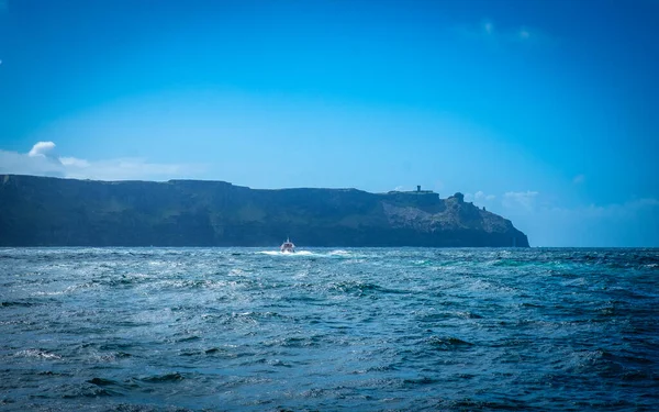 Viaje Barco Desde Doolin Los Espectaculares Acantilados Moher Condado Clare —  Fotos de Stock