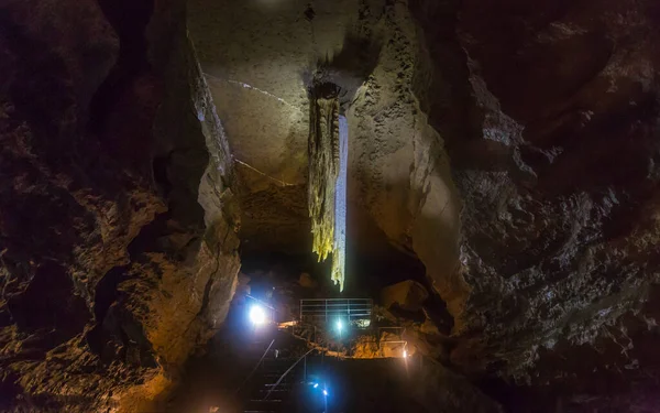 Zeer Grote Stalactiet Een Grot Bij Doolin Clare Ierland — Stockfoto