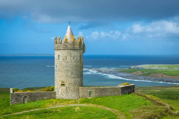 Замок Дунагор Вблизи Дулина Клэр Ирландия — стоковое фото