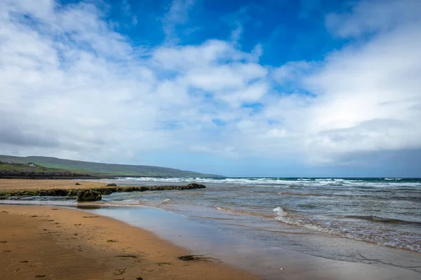 Camminando Lungo Meravigliosa Spiaggia Fanore Sul Burren Clare Irlanda — Foto Stock