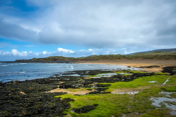 Camminando Lungo Meravigliosa Spiaggia Fanore Sul Burren Clare Irlanda — Foto Stock