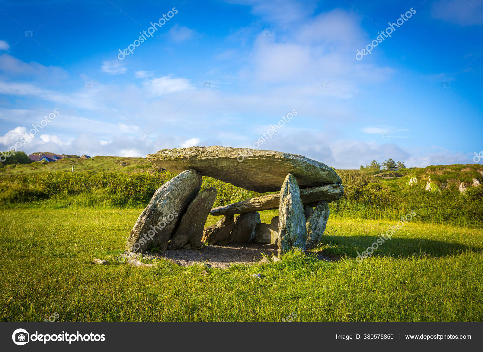 Tumba Cuña Altar 4000 Años Toormore West Cork Irlanda fotografía de