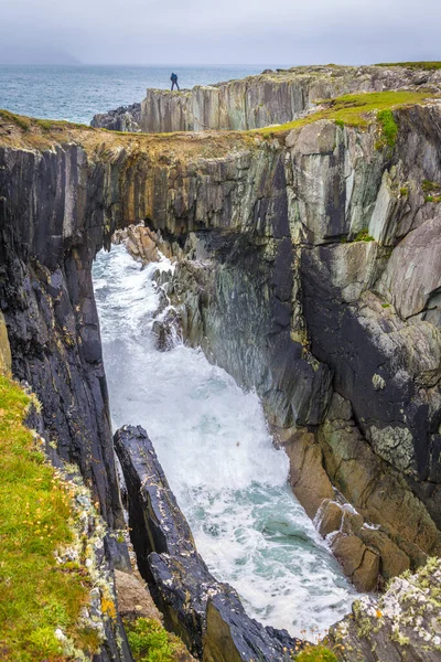 Potere Delle Onde Paesaggio Meraviglioso Ponte Pietra Naturale Dunmanus Bay — Foto Stock