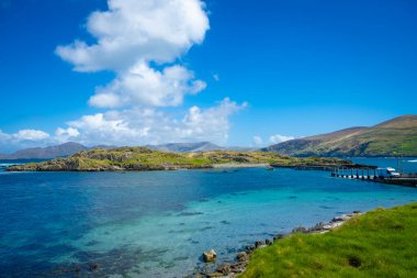 Beara Yarımadası, County Cork, Irelandy 'nin kuzey tarafındaki muhteşem kıyı şeridi ve manzaralar.