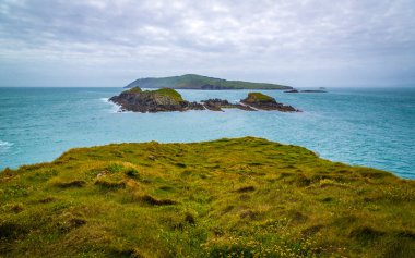 Sherkin Adası 'ndaki okyanus kayalıkları, West Cork, İrlanda