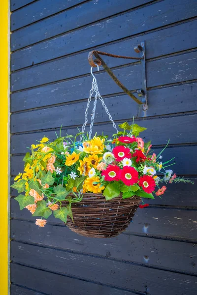 Cesta Con Flores Una Bicicleta — Foto de Stock