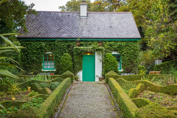 Maravillosa Casa Antigua Con Puerta Verde Donegal Irlanda — Foto de Stock