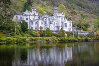 Kylemore Abbey in Connemare, Co Galway, İrlanda