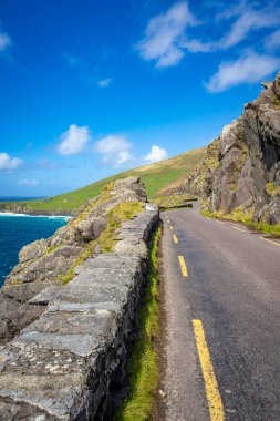 Dingle Yarımadası 'ndaki Slea Head Yolu, Co Kerry, İrlanda