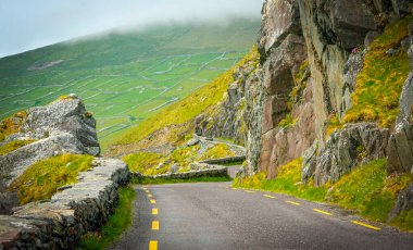 Dingle Yarımadası 'ndaki Slea Head Yolu, Co Kerry, İrlanda