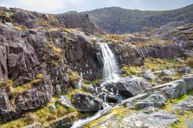 Dingle Yarımadası 'ndaki O Connor şelalesinde Kerry ilçesi, İrlanda