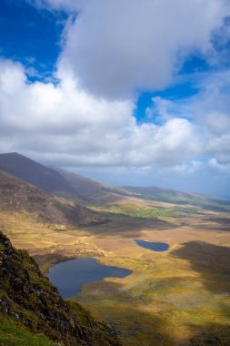 Dingle Yarımadası 'ndaki O Connor geçidine sür Kerry ilçesi, İrlanda