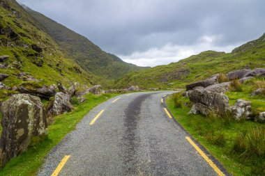 Co Kerry, İrlanda 'da Ballaghbeama Yolu